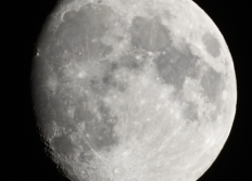 La Lune vue de ma fenêtre