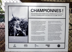 Championnes rue Louis Lumière